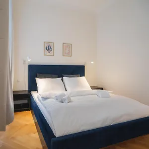 Brand Cozy Wien